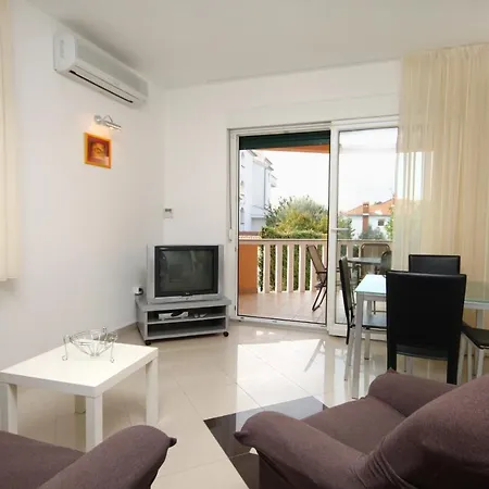 Family-friendly With Swimming Pool - Diklo, - 5774 Zadar