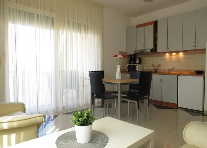 Family-friendly With Swimming Pool - Diklo, - 5774 * Zadar