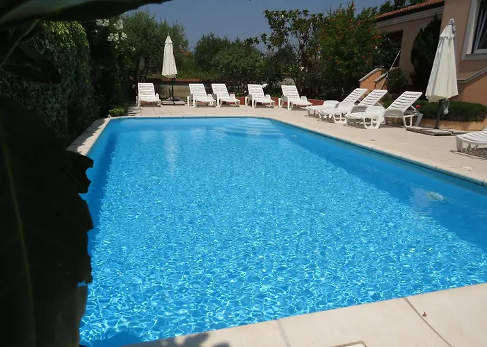 Family-friendly With Swimming Pool - Diklo, - 5774 Задар
